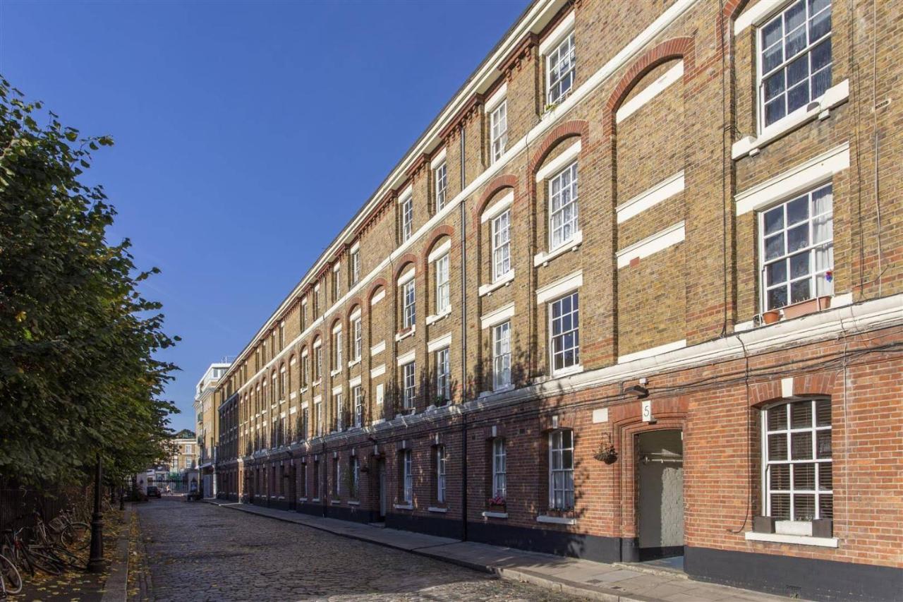 Traditional Victorian 2 Bed In Cobbled Street + Mod Cons - Full Home Лондон Экстерьер фото