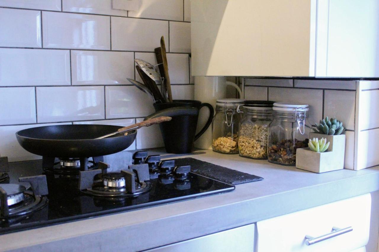 Traditional Victorian 2 Bed In Cobbled Street + Mod Cons - Full Home Лондон Экстерьер фото