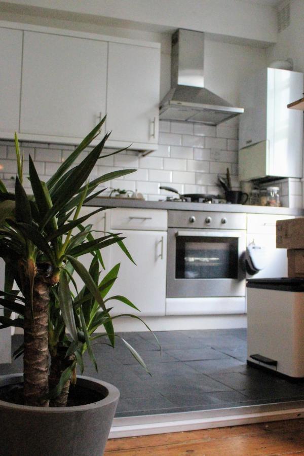 Traditional Victorian 2 Bed In Cobbled Street + Mod Cons - Full Home Лондон Экстерьер фото