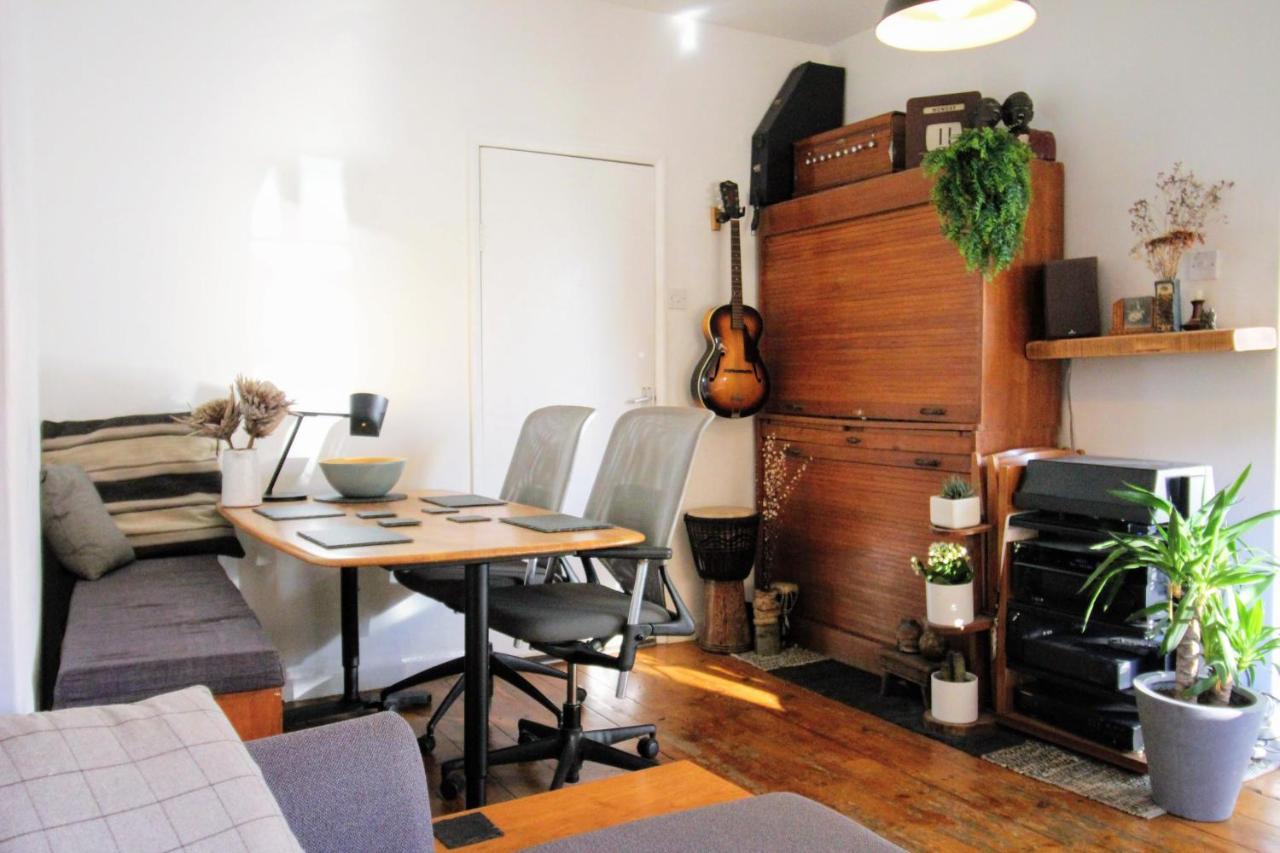 Traditional Victorian 2 Bed In Cobbled Street + Mod Cons - Full Home Лондон Экстерьер фото